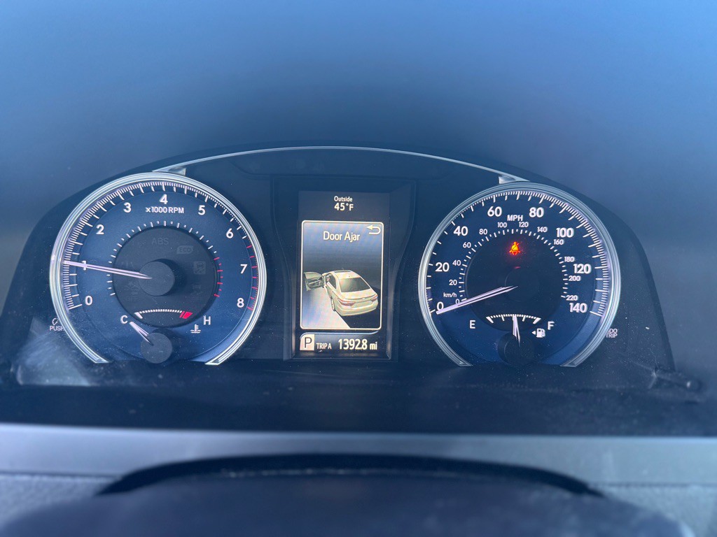 2016 Toyota Camry Image 7