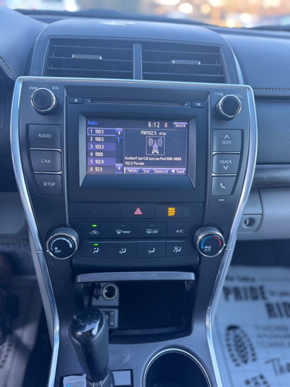 2016 Toyota Camry Image 8