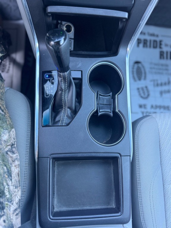 2016 Toyota Camry Image 9