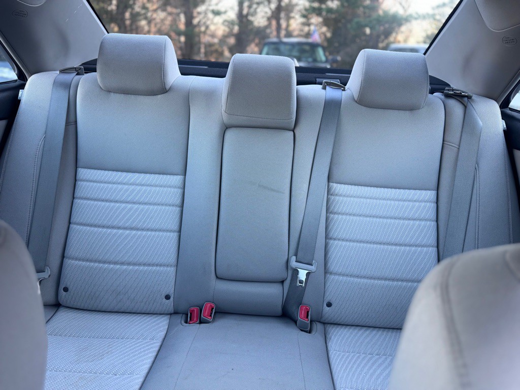 2016 Toyota Camry Image 11