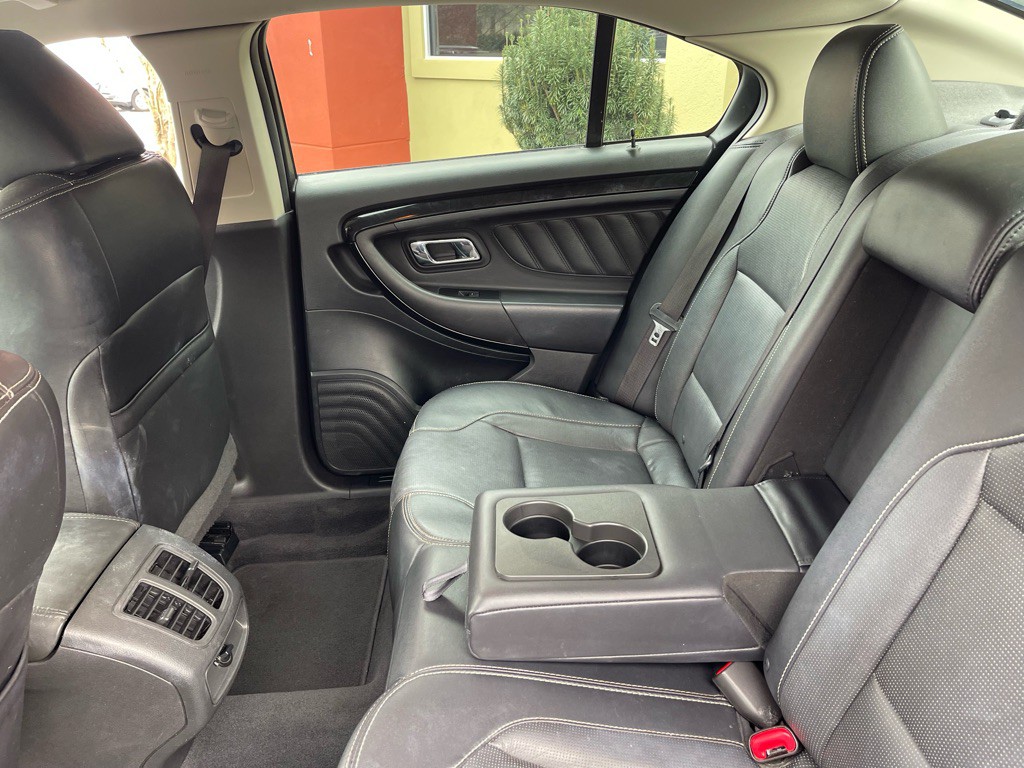 2011 Ford Taurus Image 9