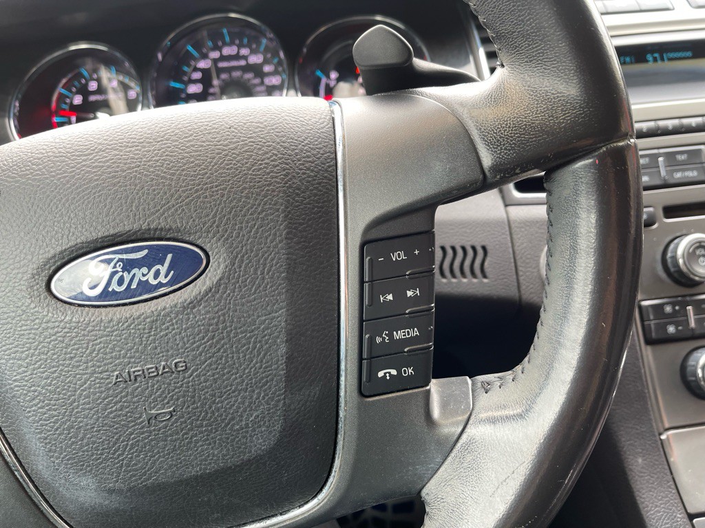 2011 Ford Taurus Image 18