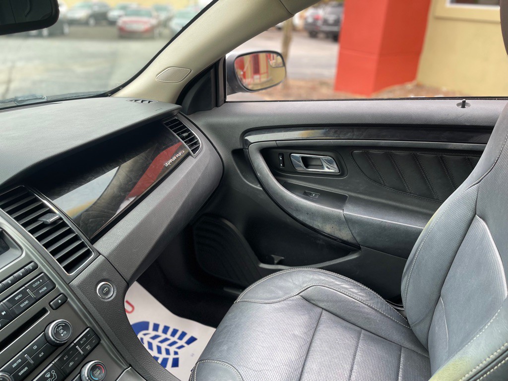 2011 Ford Taurus Image 19