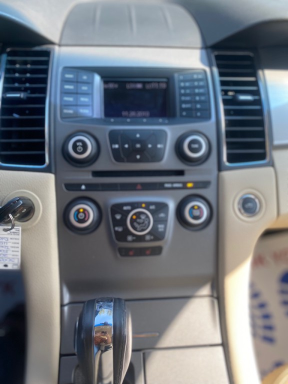 2014 Ford Taurus Image 11