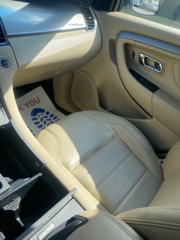 2014 Ford Taurus Image 13