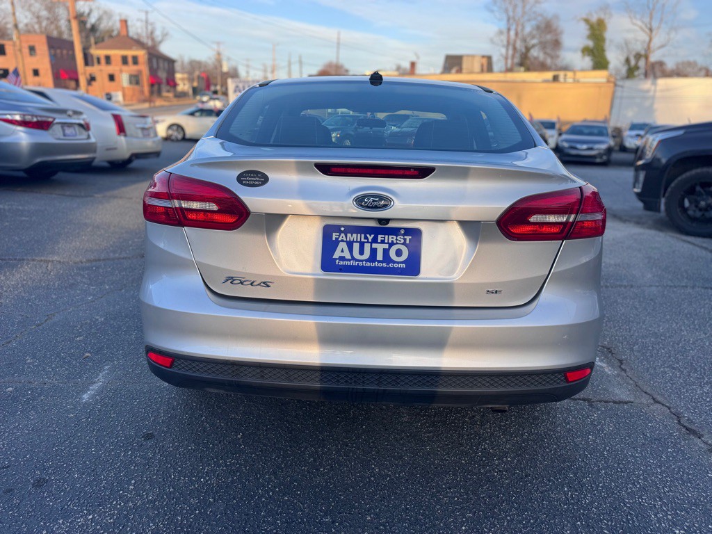 2017 Ford Focus Image 3