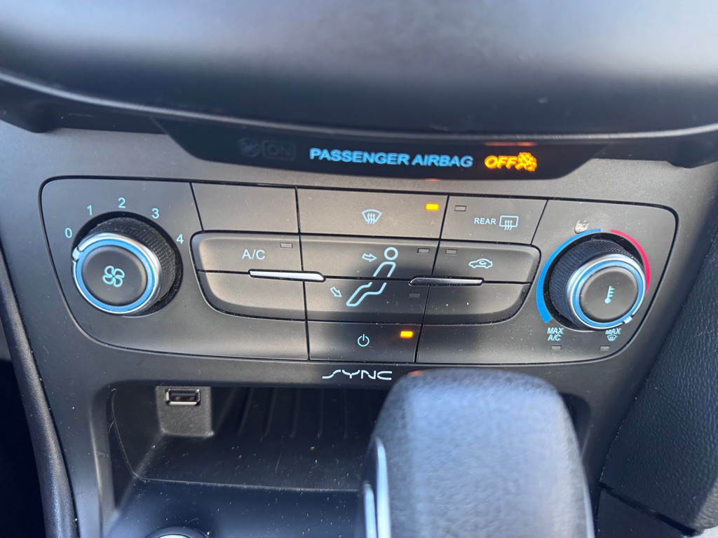 2017 Ford Focus Image 11