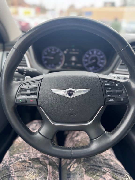 2015 Hyundai Genesis Image 7