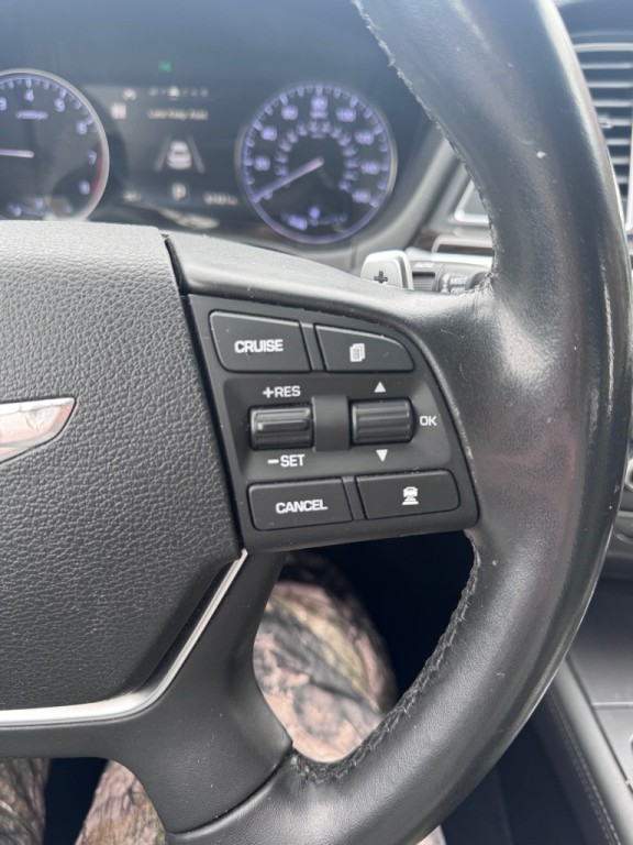 2015 Hyundai Genesis Image 8