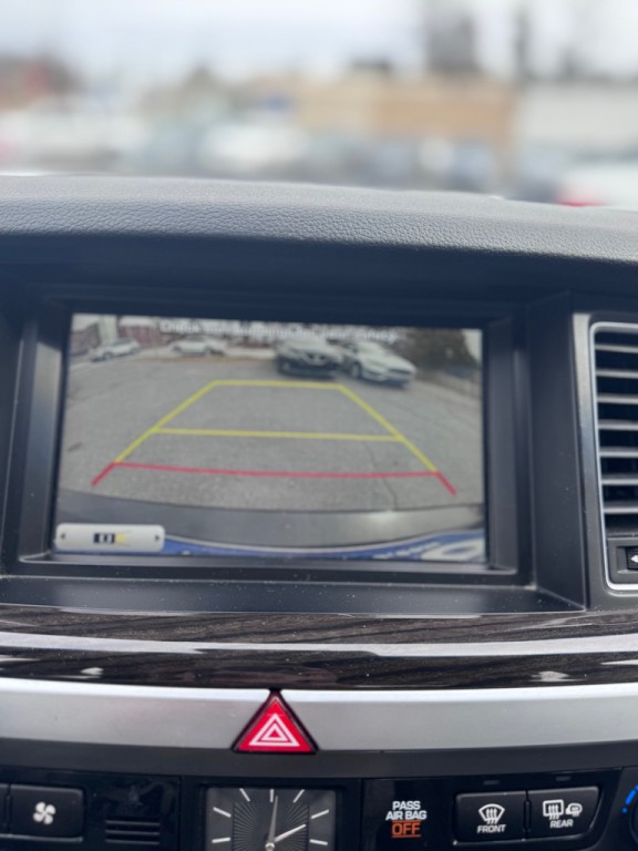 2015 Hyundai Genesis Image 12