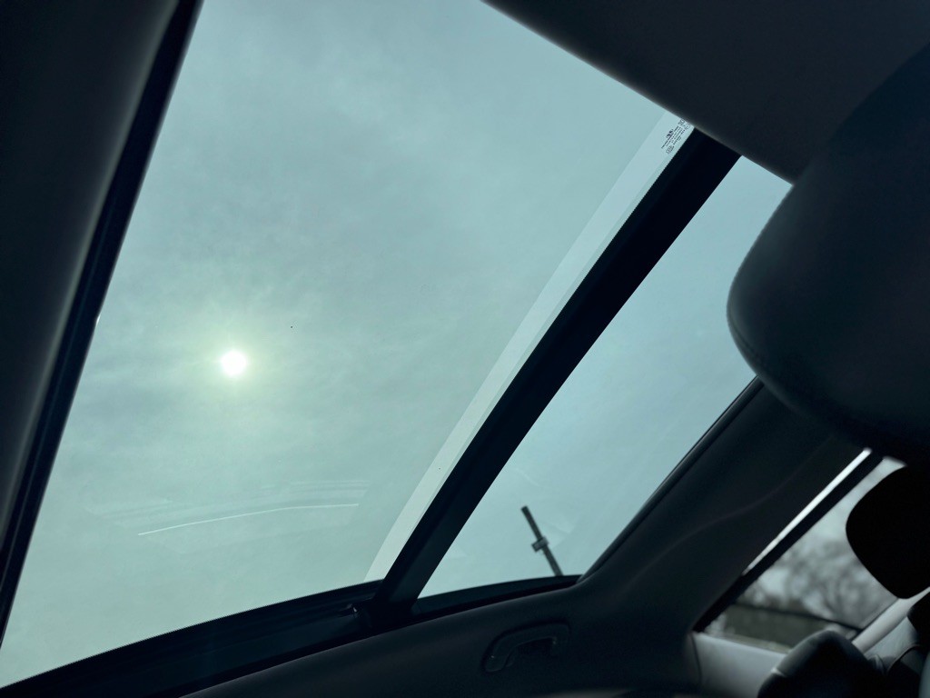 2015 Hyundai Genesis Image 16