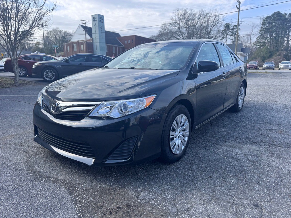 2012 Toyota Camry Image 1