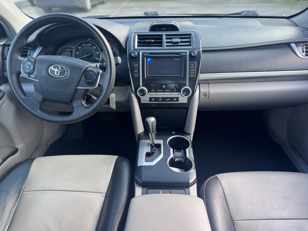 2012 Toyota Camry Image 5
