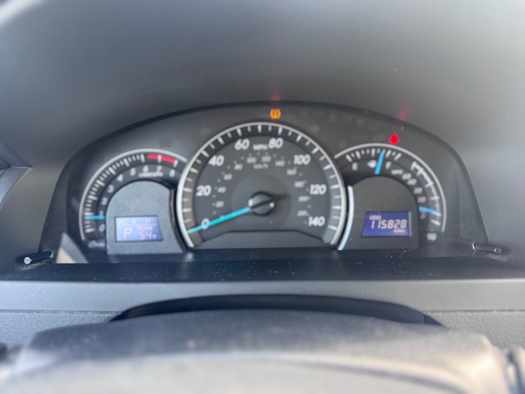 2012 Toyota Camry Image 9