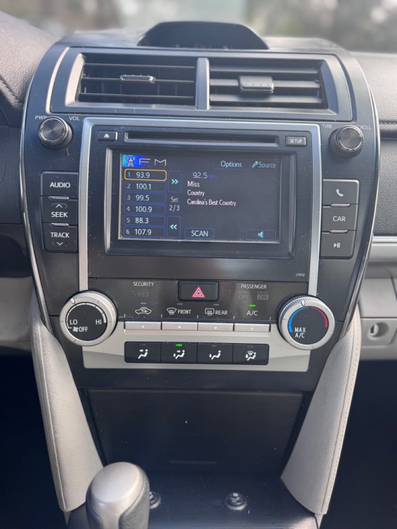 2012 Toyota Camry Image 10