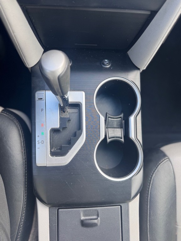 2012 Toyota Camry Image 11