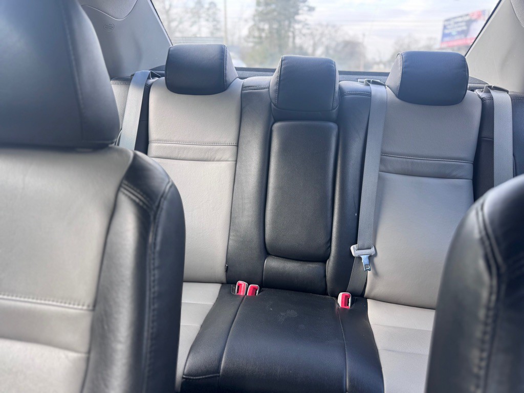 2012 Toyota Camry Image 12