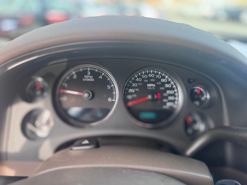 2012 Chevrolet Suburban Image 9