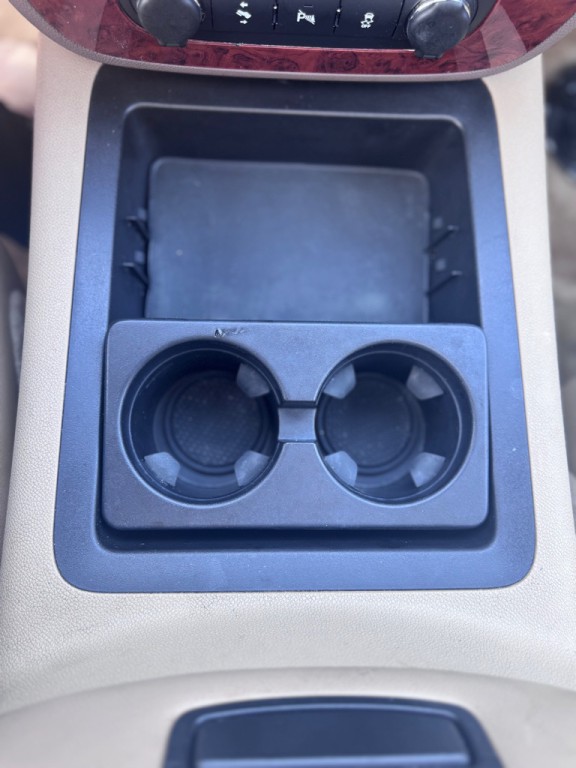 2012 Chevrolet Suburban Image 13