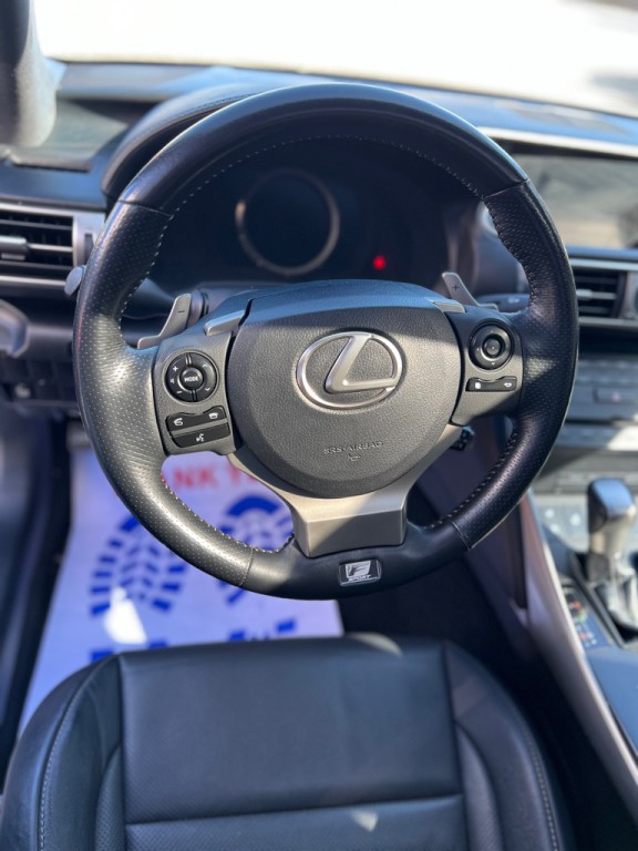 2015 Lexus IS Image 6
