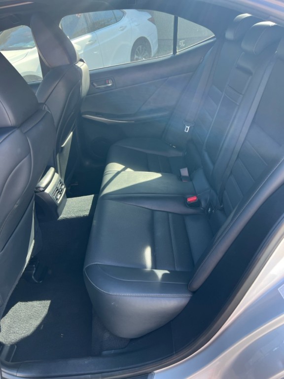 2015 Lexus IS Image 8