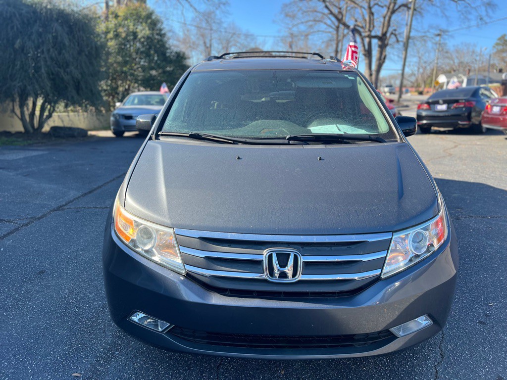 2011 Honda Odyssey Image 2