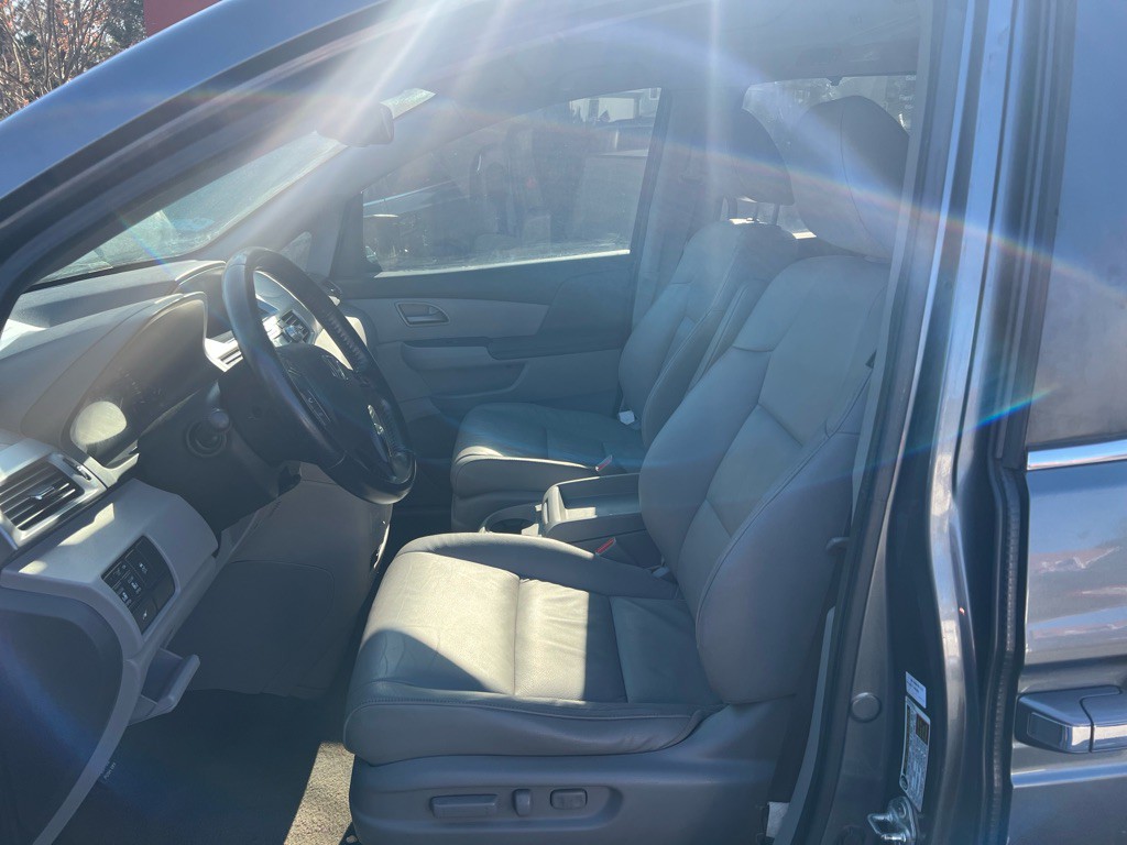 2011 Honda Odyssey Image 4