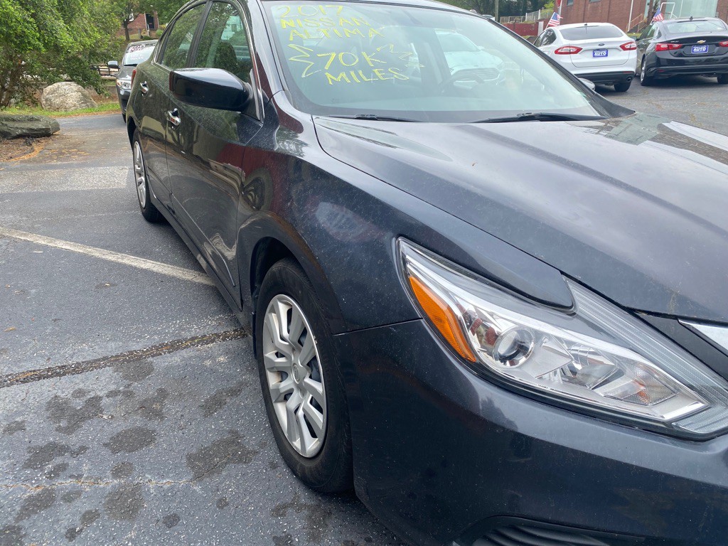 2017 Nissan Altima Image 4