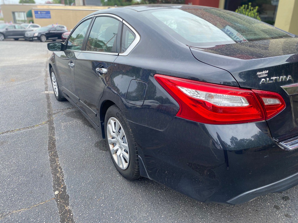2017 Nissan Altima Image 7