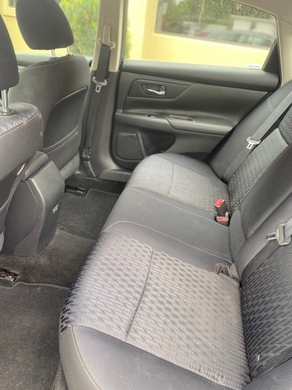 2017 Nissan Altima Image 8