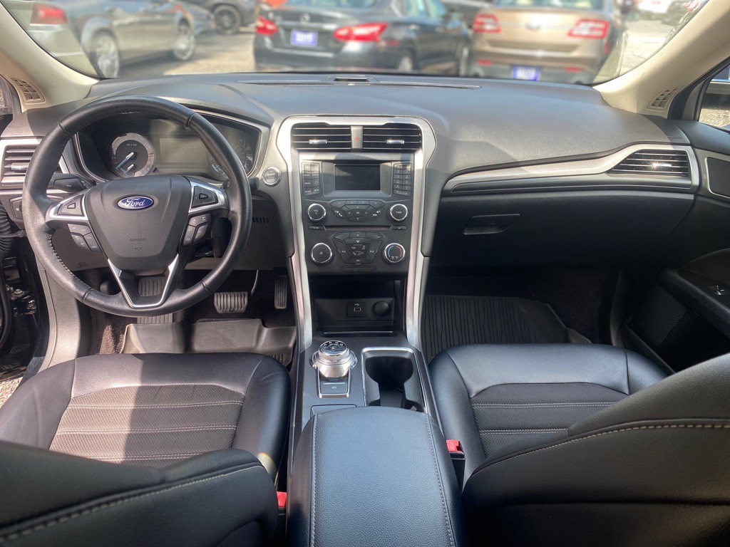 2017 Ford Fusion Image 18