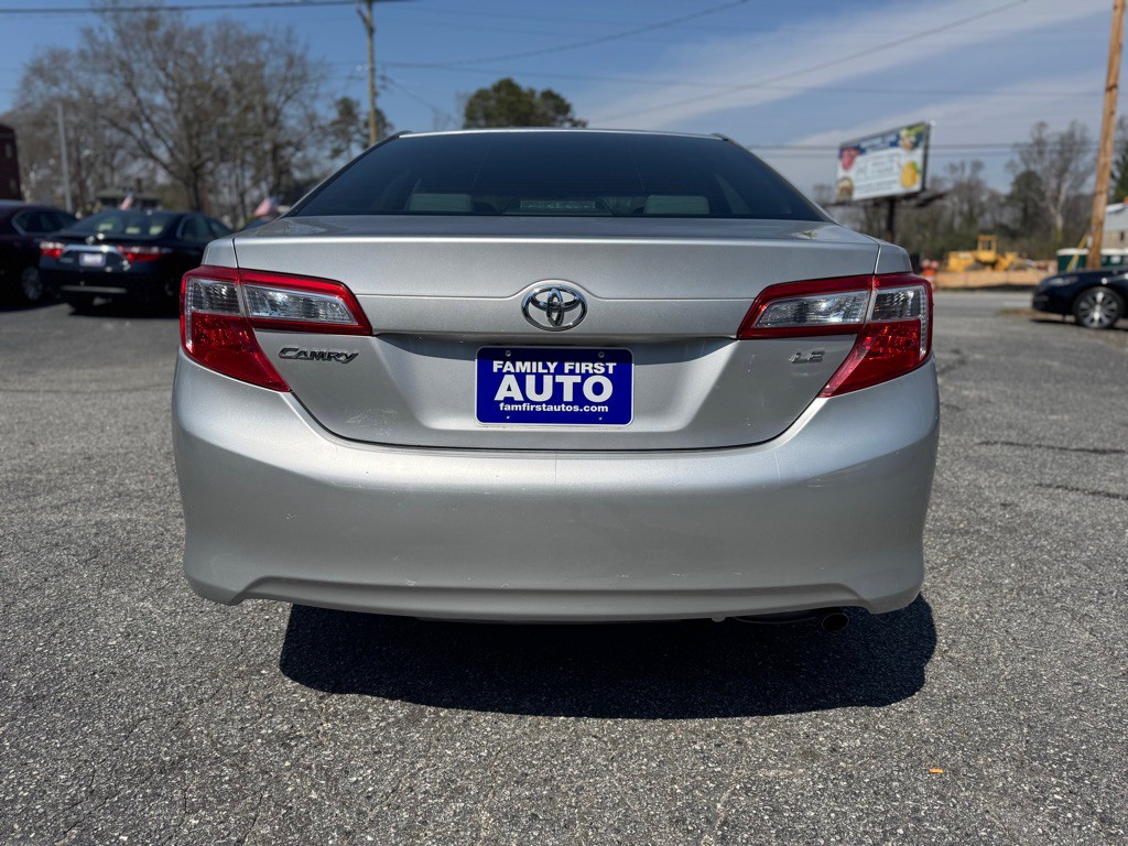 2013 Toyota Camry Image 4
