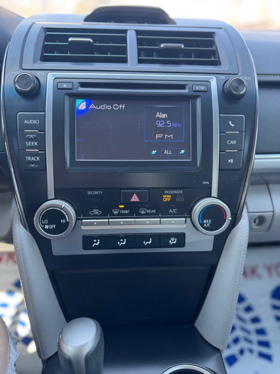 2013 Toyota Camry Image 10