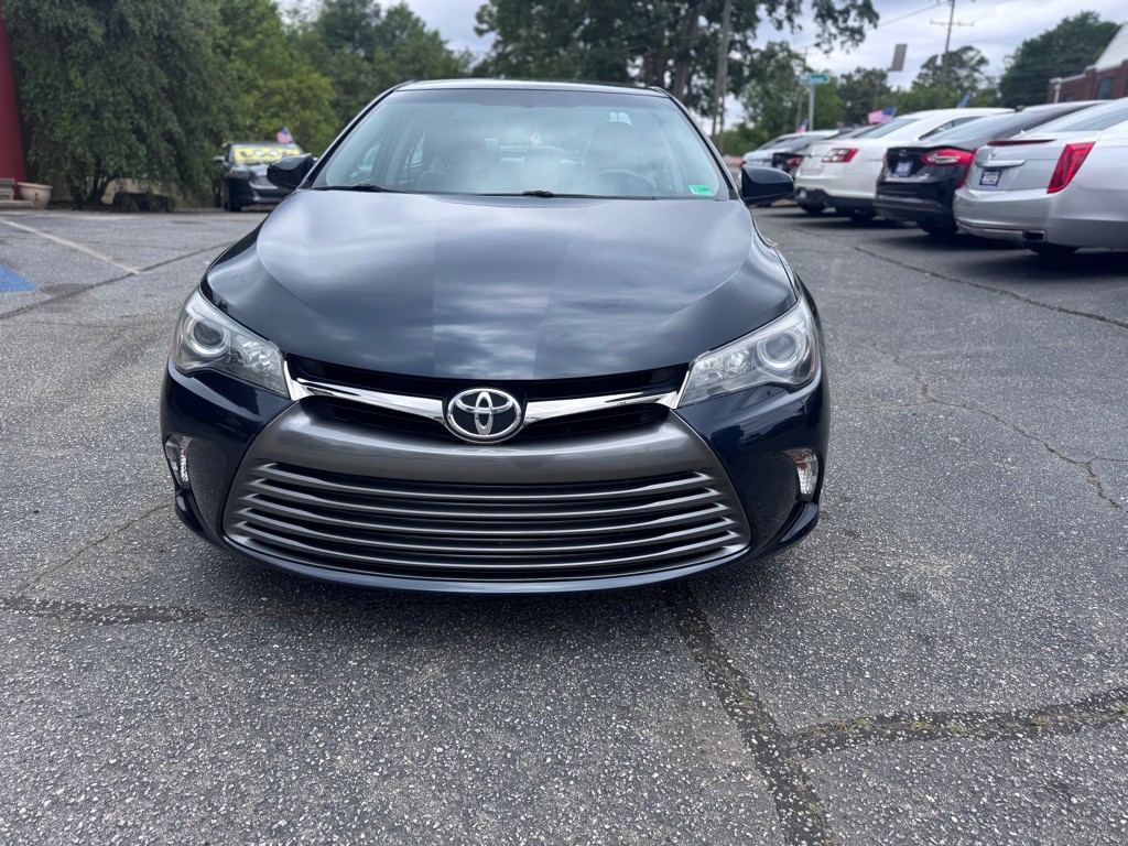 2016 Toyota Camry Image 2