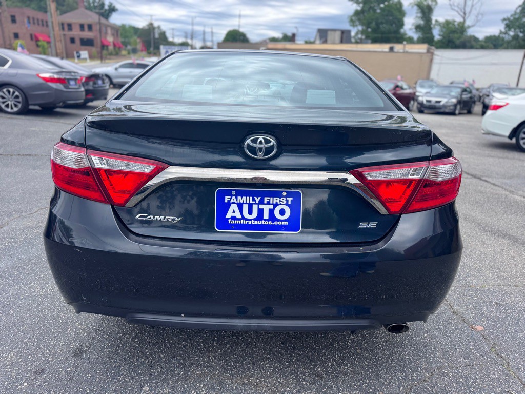 2016 Toyota Camry Image 4