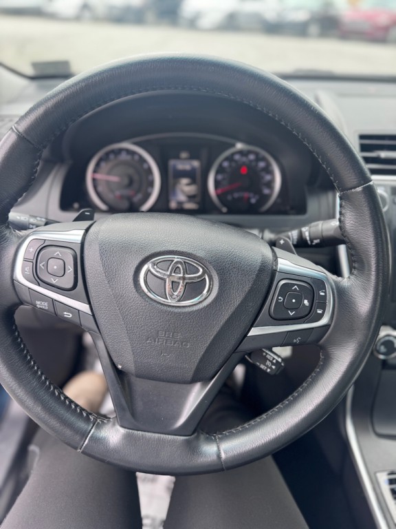 2016 Toyota Camry Image 6