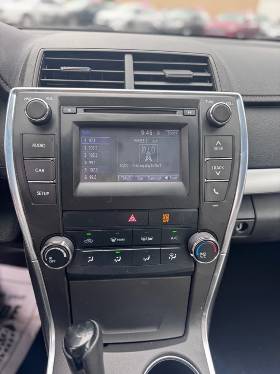 2016 Toyota Camry Image 10