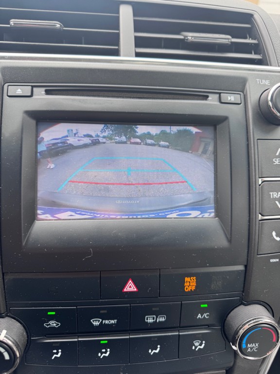 2016 Toyota Camry Image 11