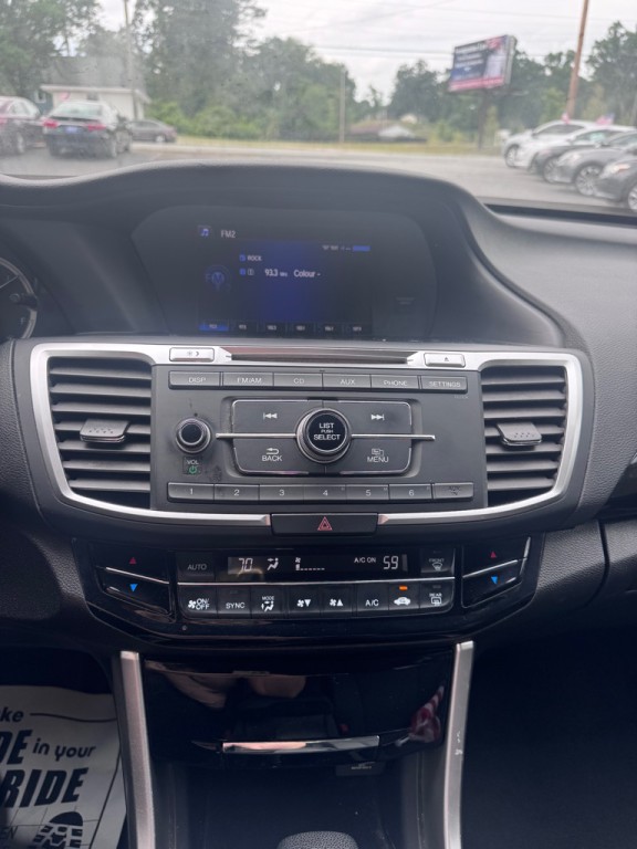 2017 Honda Accord Image 8