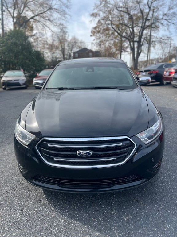 2018 Ford Taurus Image 2