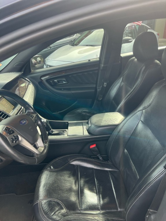2018 Ford Taurus Image 5