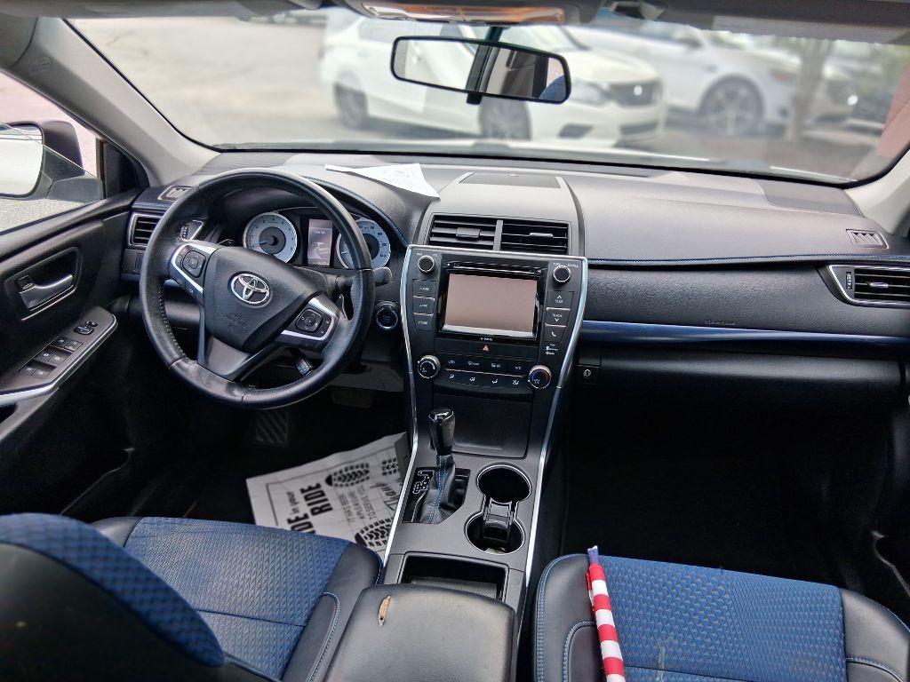 2016 Toyota Camry Image 6