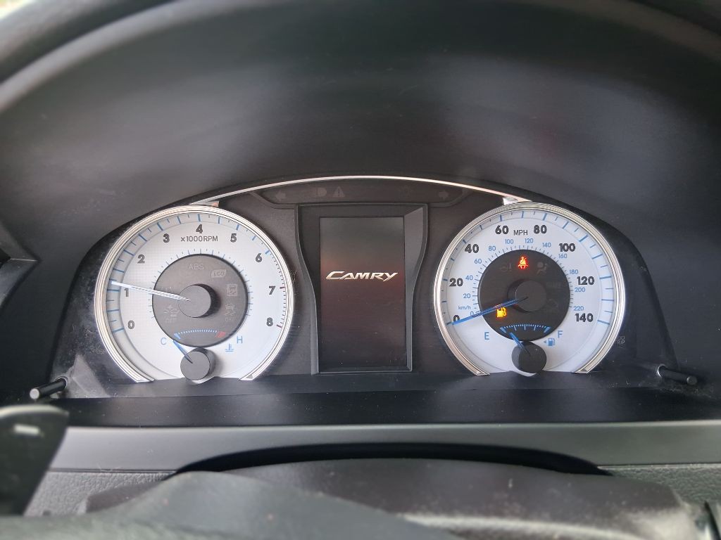 2016 Toyota Camry Image 5