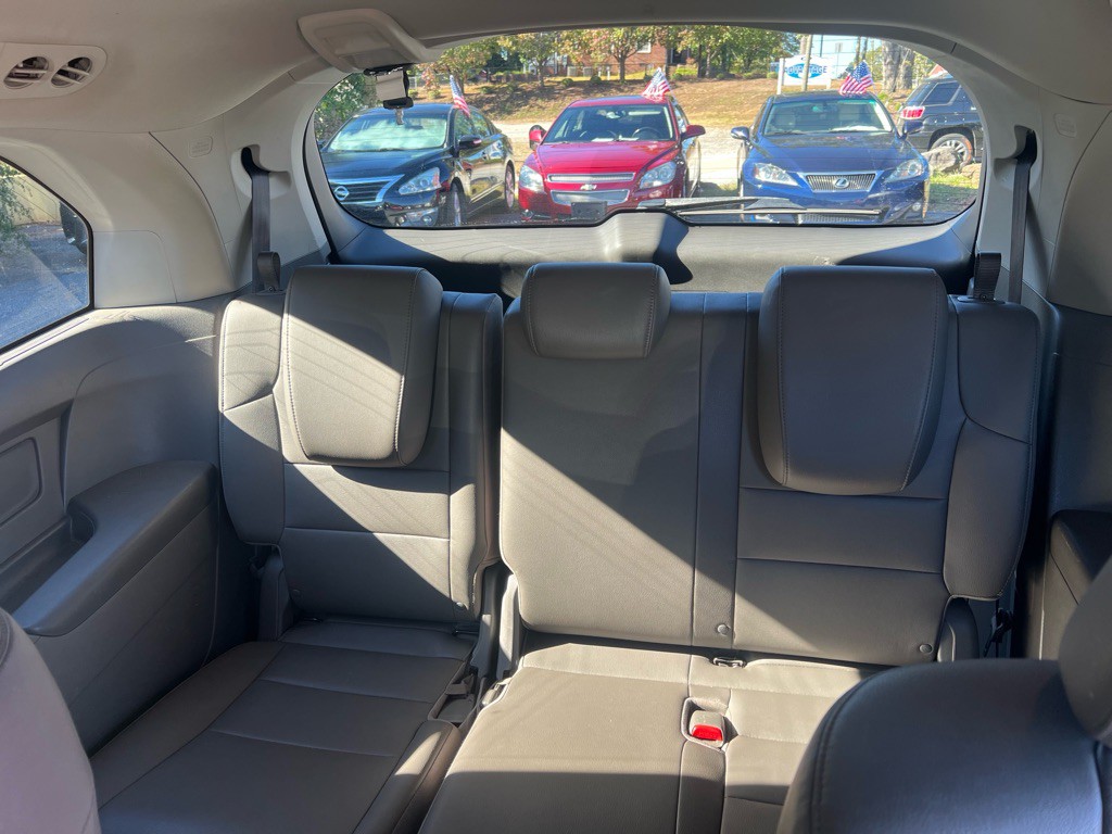 2012 Honda Odyssey Image 14