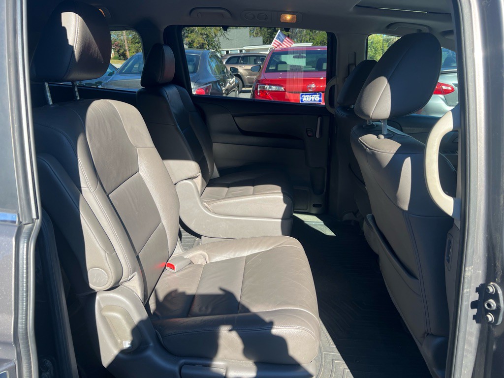 2012 Honda Odyssey Image 16