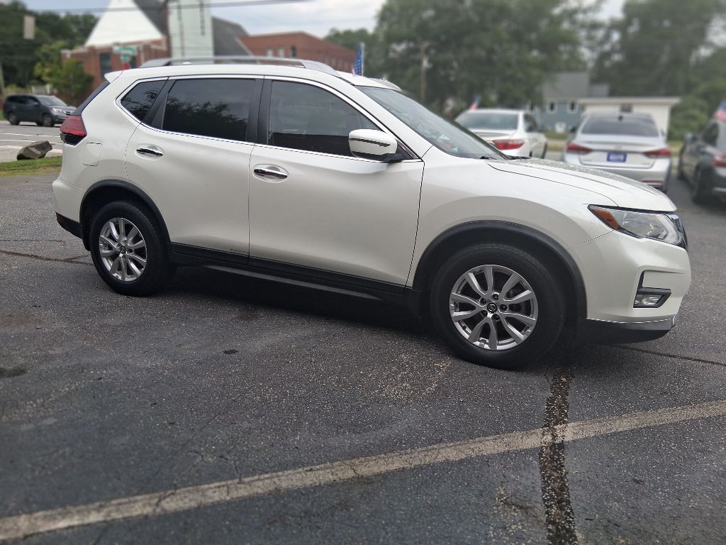 2017 Nissan Rogue Image 3