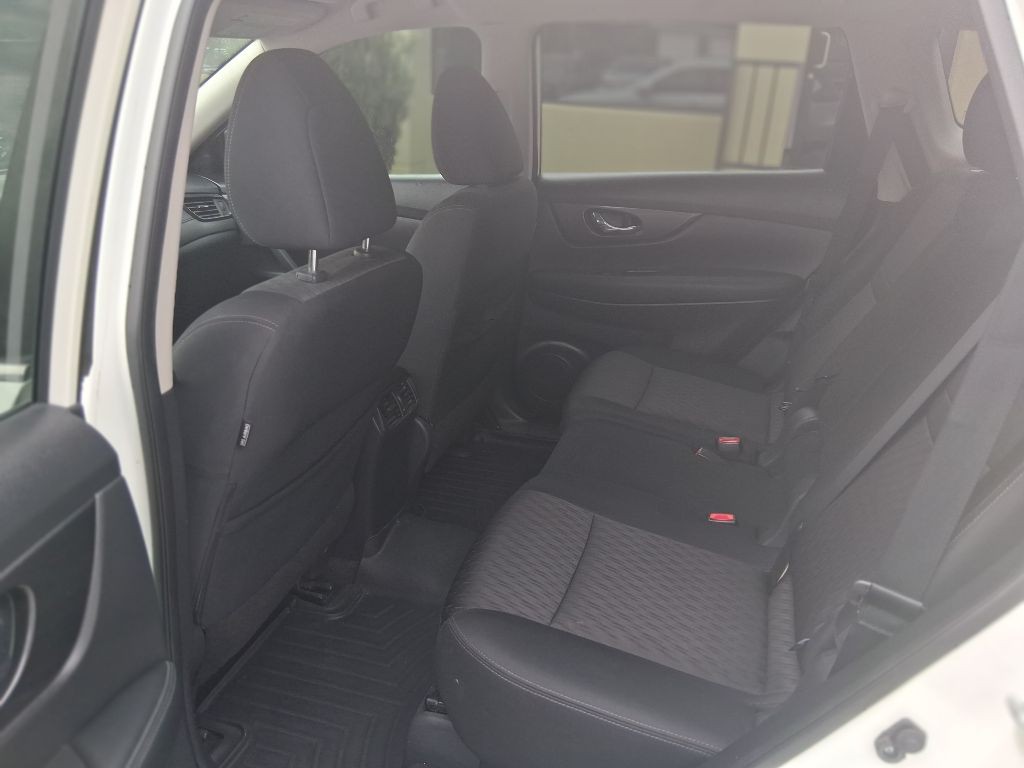 2017 Nissan Rogue Image 6