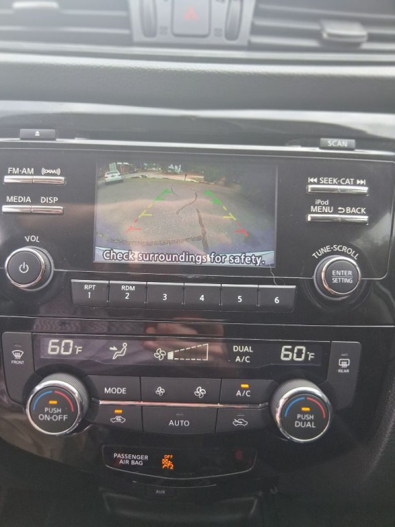 2017 Nissan Rogue Image 10