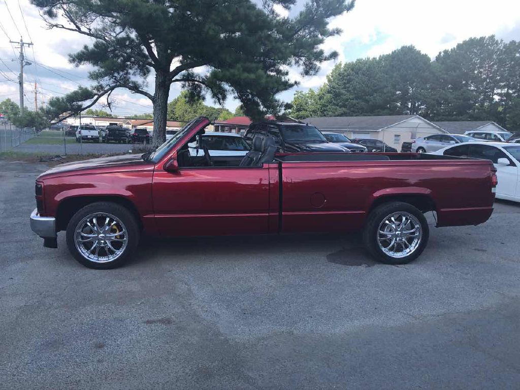 1988 Chevrolet C/K Image 3