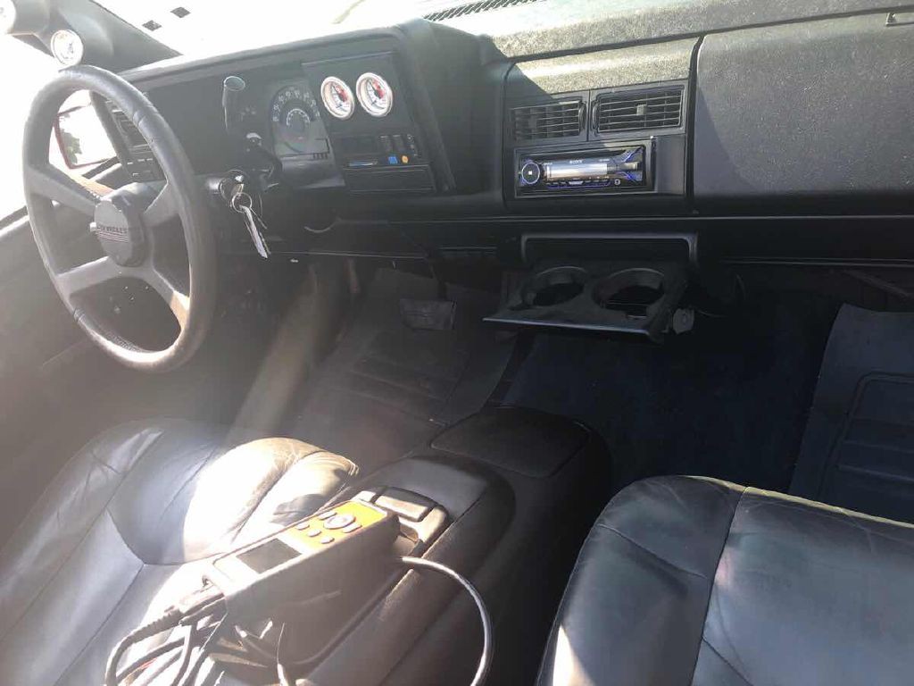 1988 Chevrolet C/K Image 11